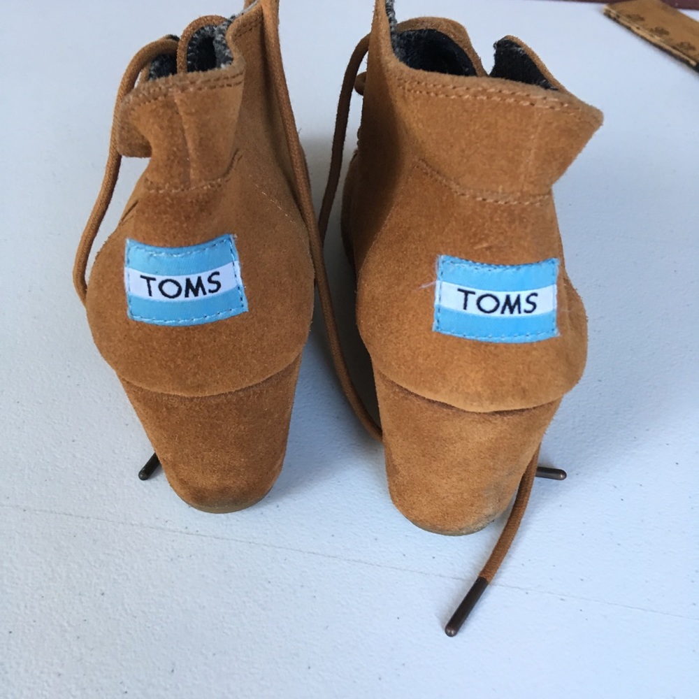Toms suede wedge boots size 7M - Picture 2 of 8